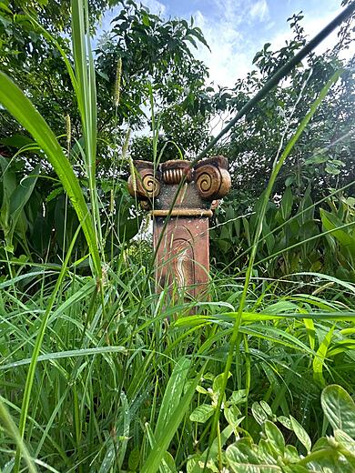 Decorative structure